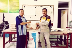 Ramadan 1444 H, MAN 1 Mataram Salurkan Zakat Fitrah