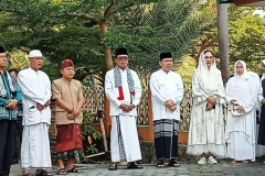 Rombongan-Ziarah-Makam-Hari-Pahlawan-Ke-78-3