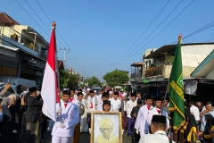 Rombongan-Ziarah-Makam-Hari-Pahlawan-Ke-78-9