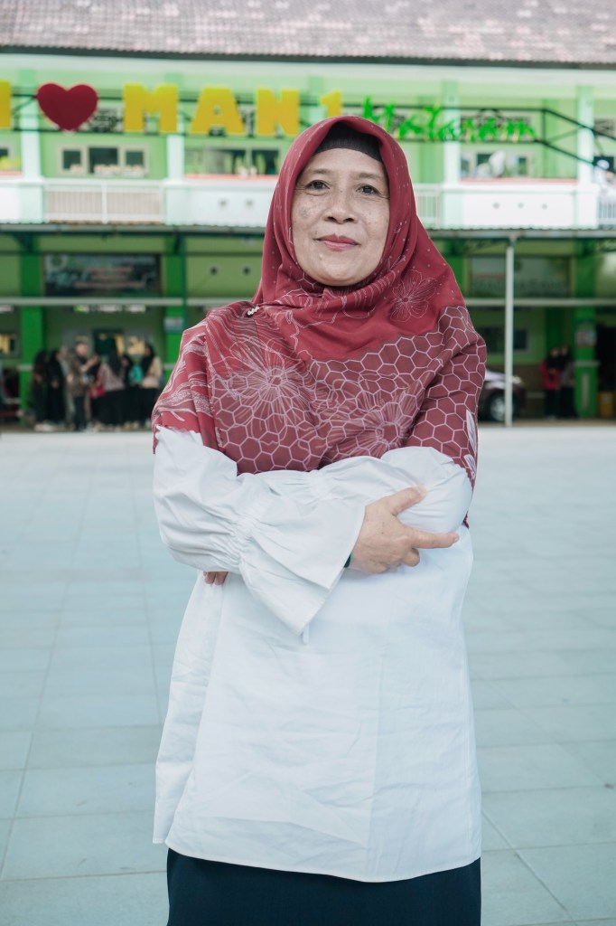 Dra. Hj. Hidayatul Istiqomah, S.Pd.